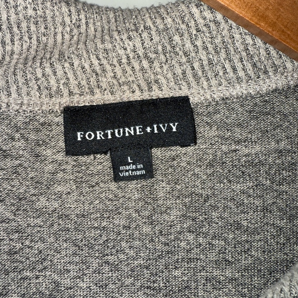 Fortune + Ivy Gray Sweater with Button Detail Women’s Size Large - Picture 2 of 6